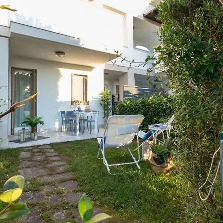 Tastefully Furnished Flat With Solarium Bibione