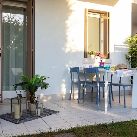 Tastefully Furnished Flat With Solarium Appartamento *