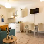 公寓 Tastefully Furnished Flat With Solarium