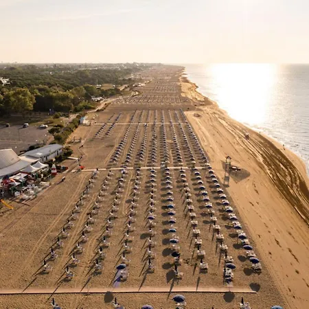 Lägenhet Tastefully Furnished Flat With Solarium