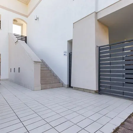 Tastefully Furnished Flat With Solarium Bibione