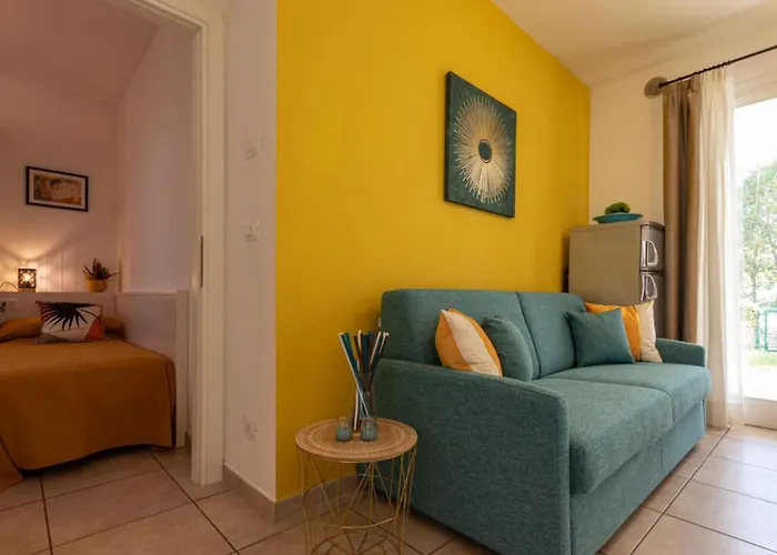 Tastefully Furnished Flat With Solarium * ビビオーネ