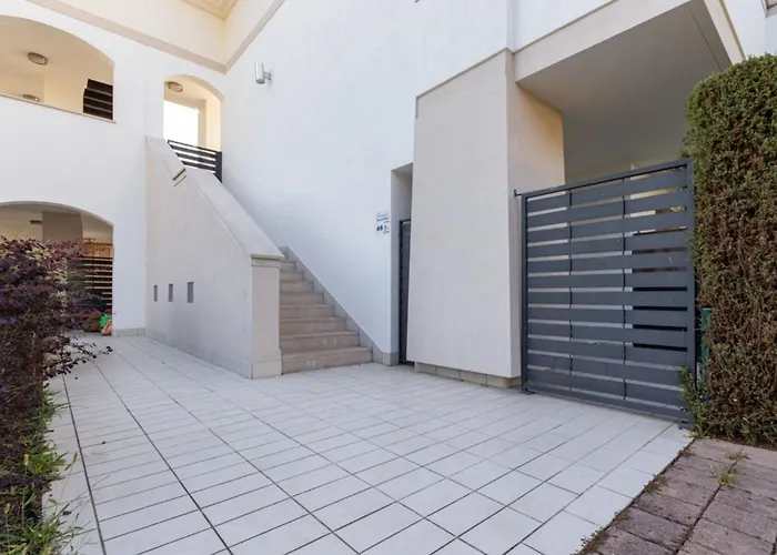 Tastefully Furnished Flat With Solarium Bibione