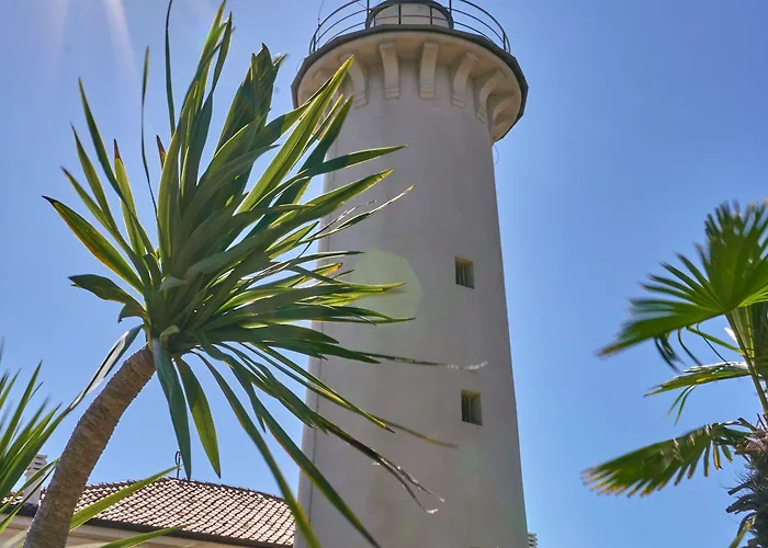 Апартаменти Tastefully Furnished Flat With Solarium *